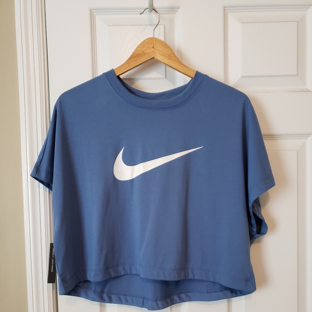 SOLD..Nike Blue Short Sleeve Crop Tee Women XXL/20